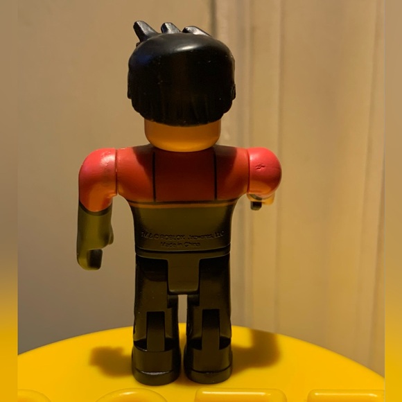 Roblox Thrill Island Commander Riggs Figure - Picture 2 of 7